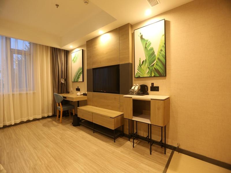 Premium Twin Room photo 3
