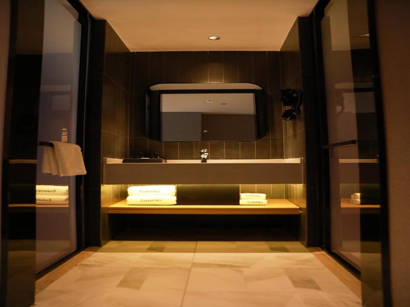 Premium Twin Room photo 2