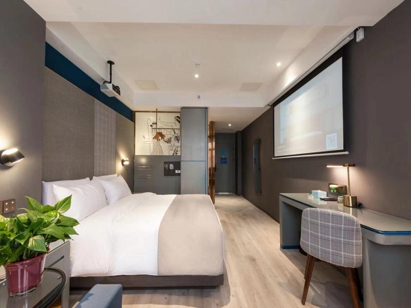 Deluxe Double Room With Movie