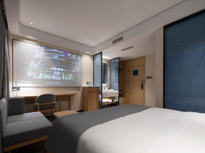 Lanyi Double Room With Movie photo 2