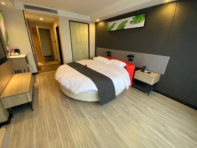 Premium Round-Bed Room photo 2