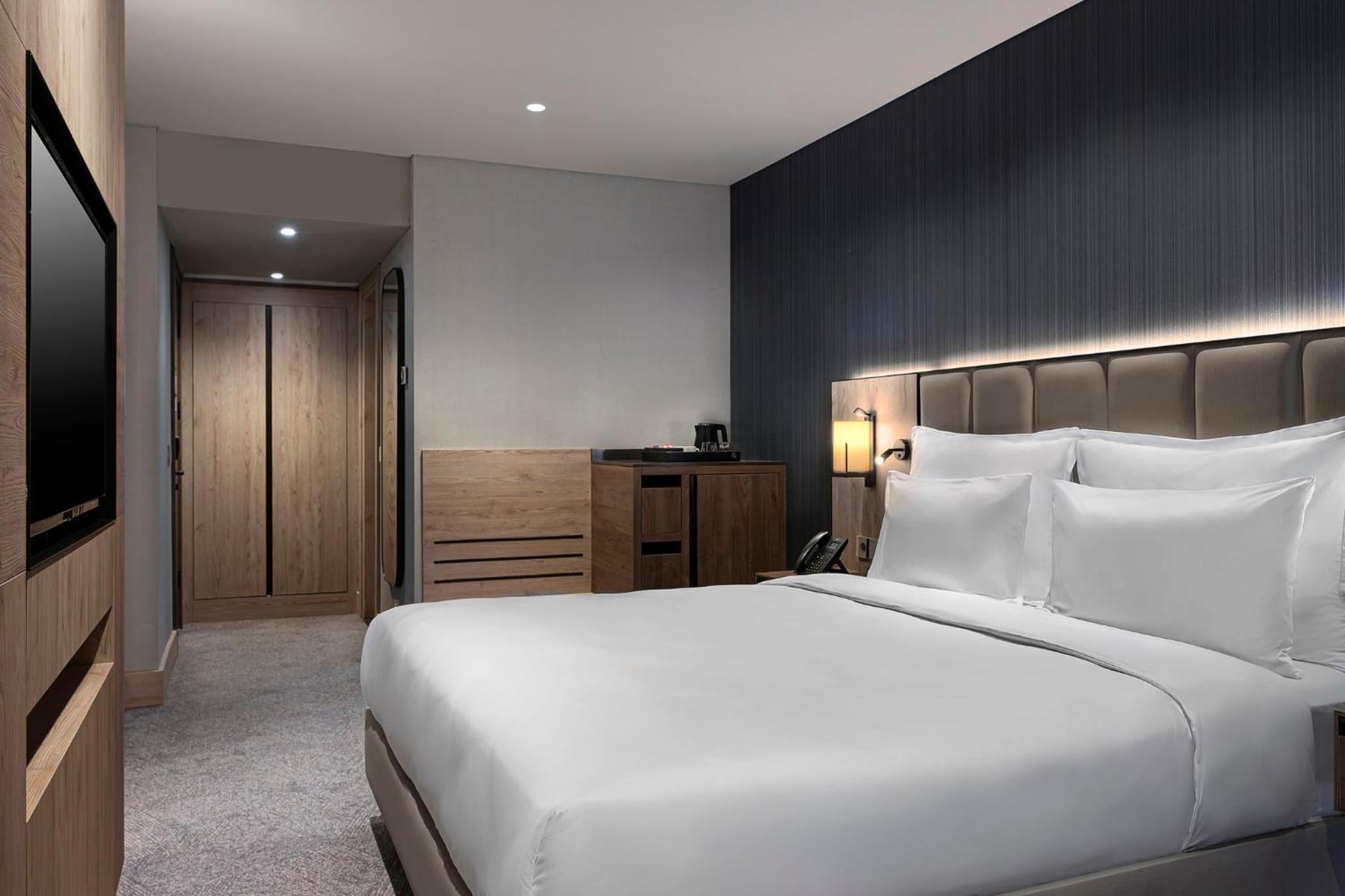 Standard King Room