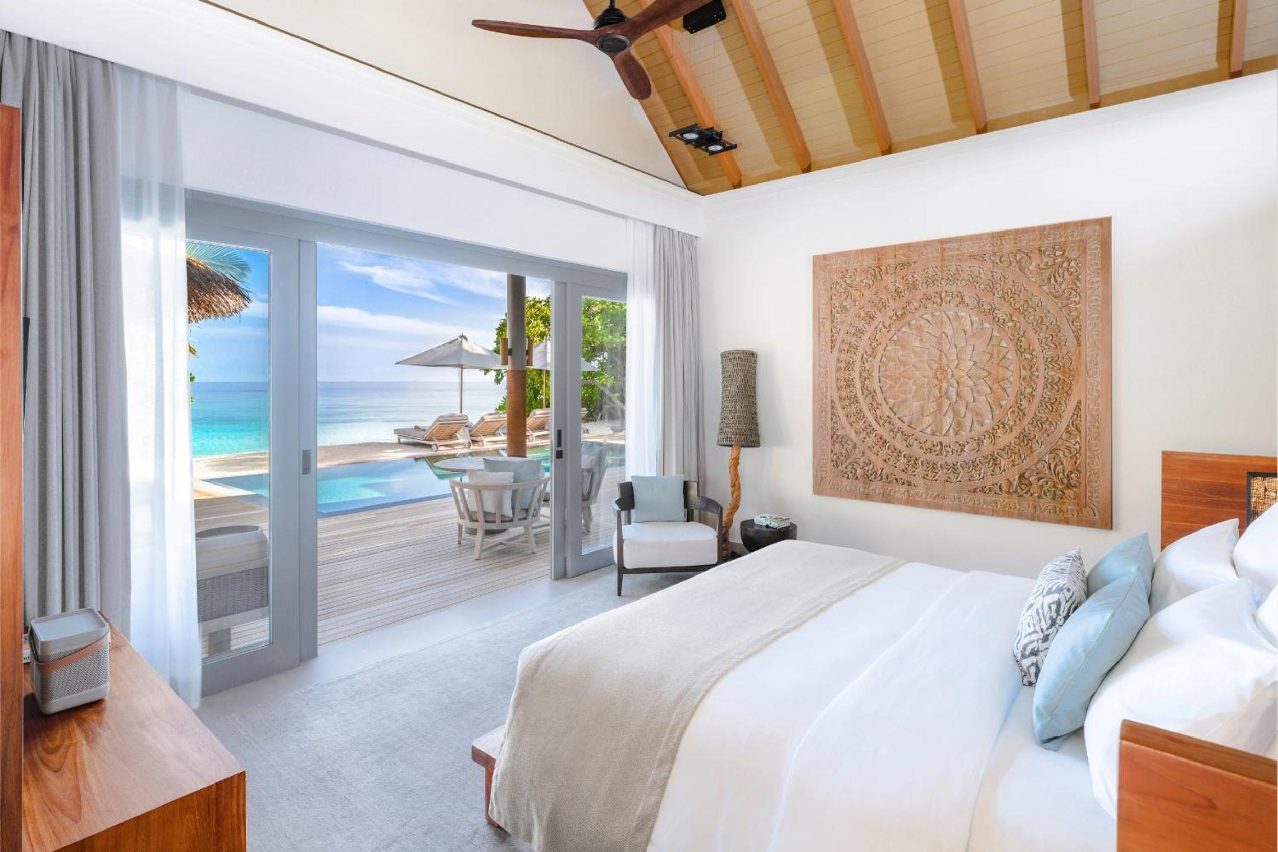Three Bedroom Beach Pool Residence