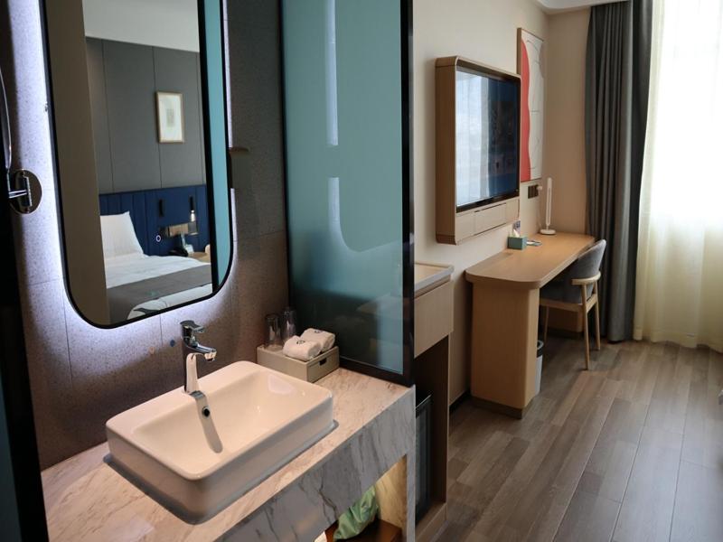 Lanou Premier Twin Room 