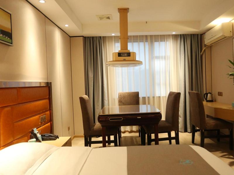Double Room with Mah-jongg