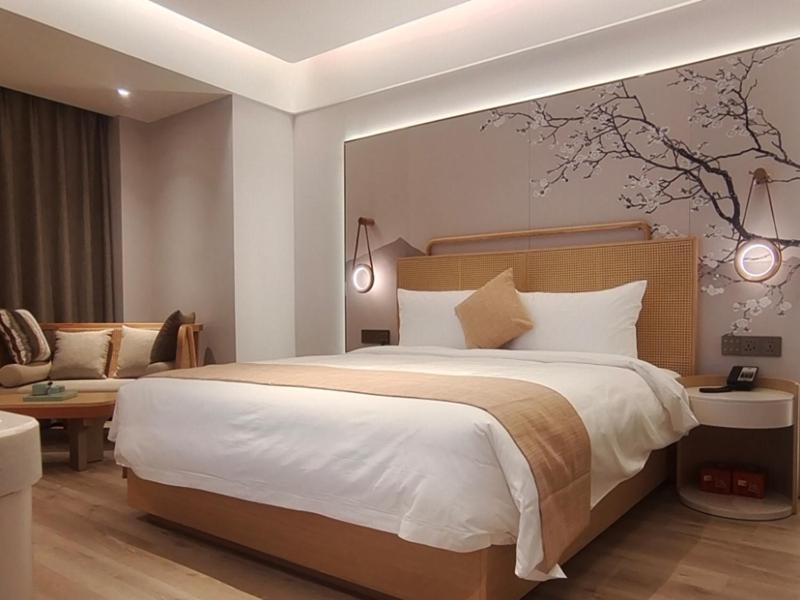 Lanjin Executive Double Room With Theme photo 3