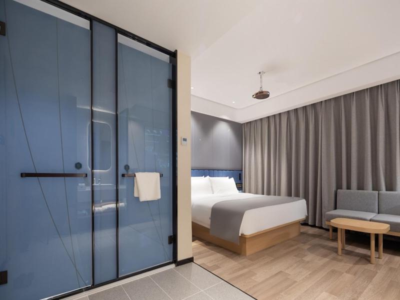 Lanyi Double Room With Movie