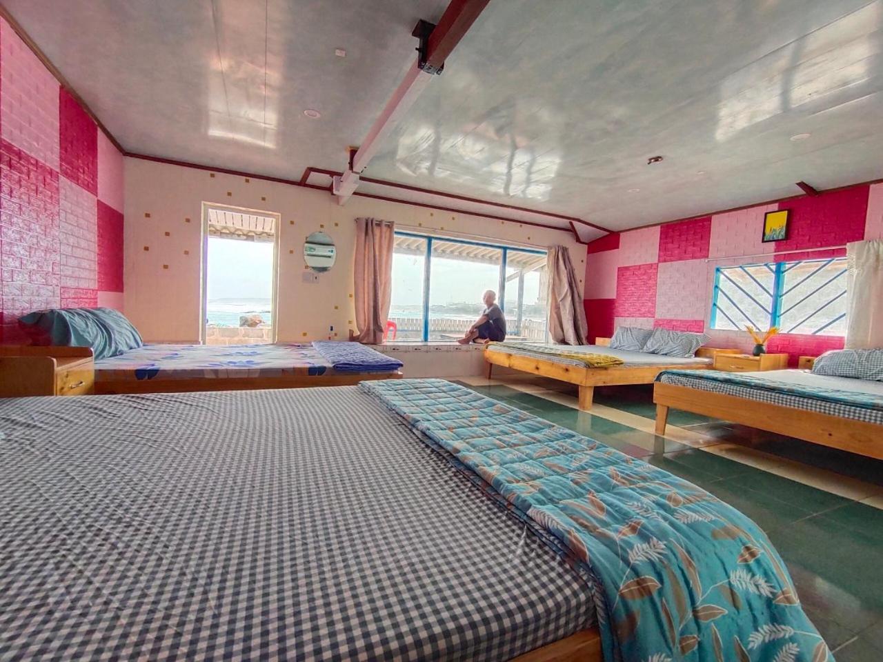 Mixed Dormitory Room