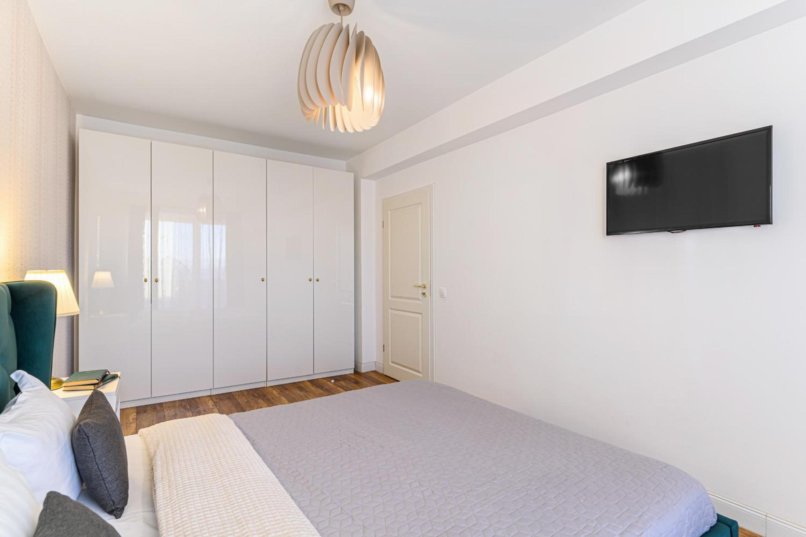 One-Bedroom Apartment - Photo 5