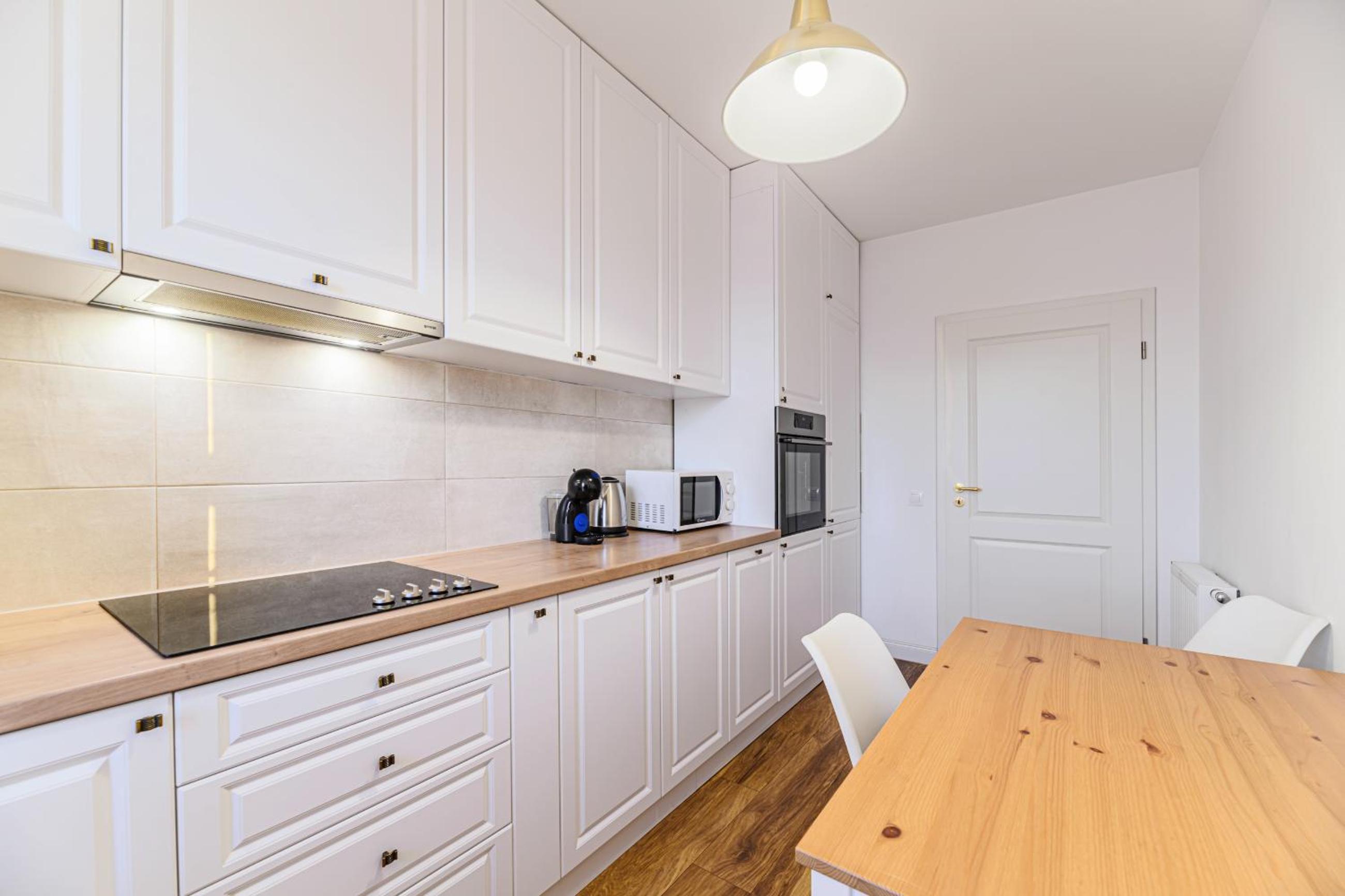 One-Bedroom Apartment - Photo 8