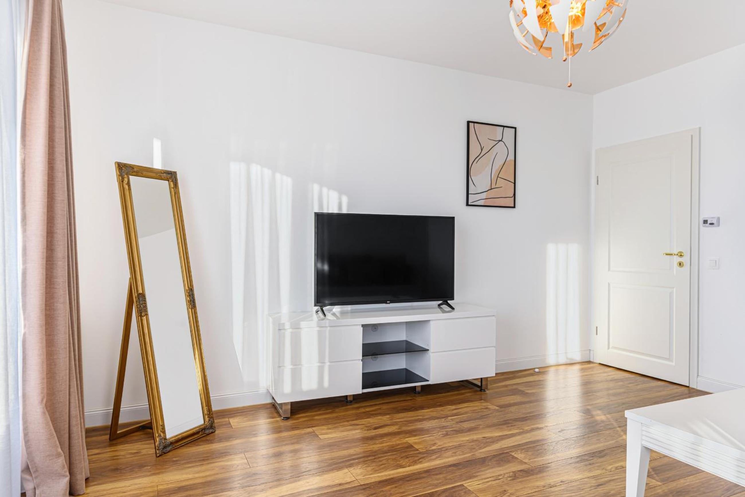 One-Bedroom Apartment - Photo 9