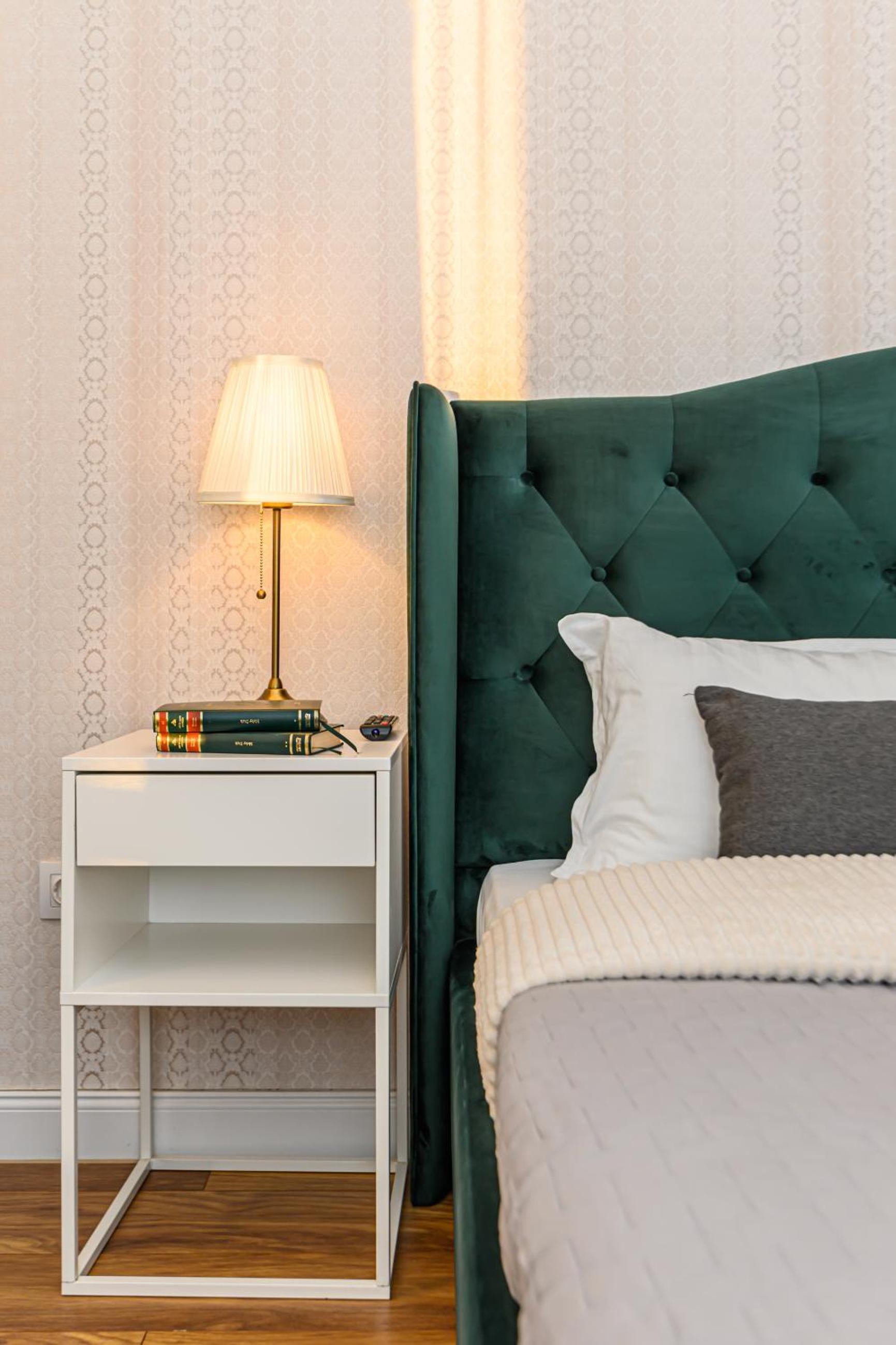 One-Bedroom Apartment - Photo 12