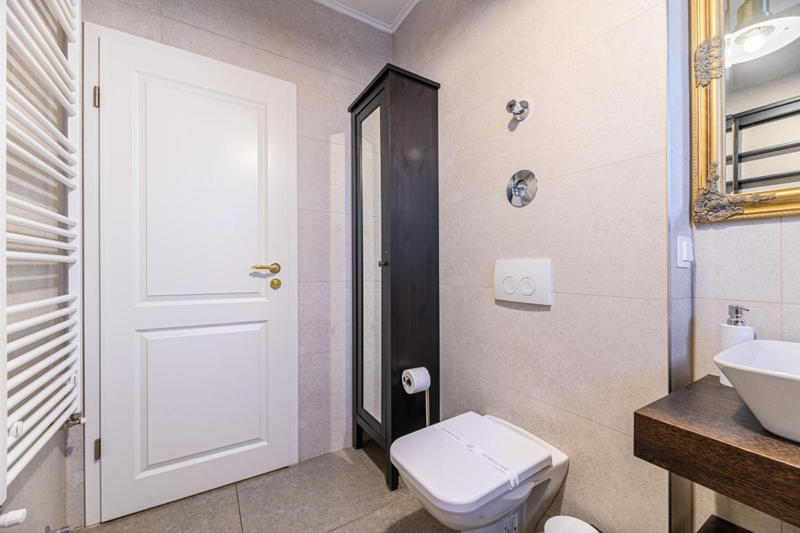 One-Bedroom Apartment - Photo 18