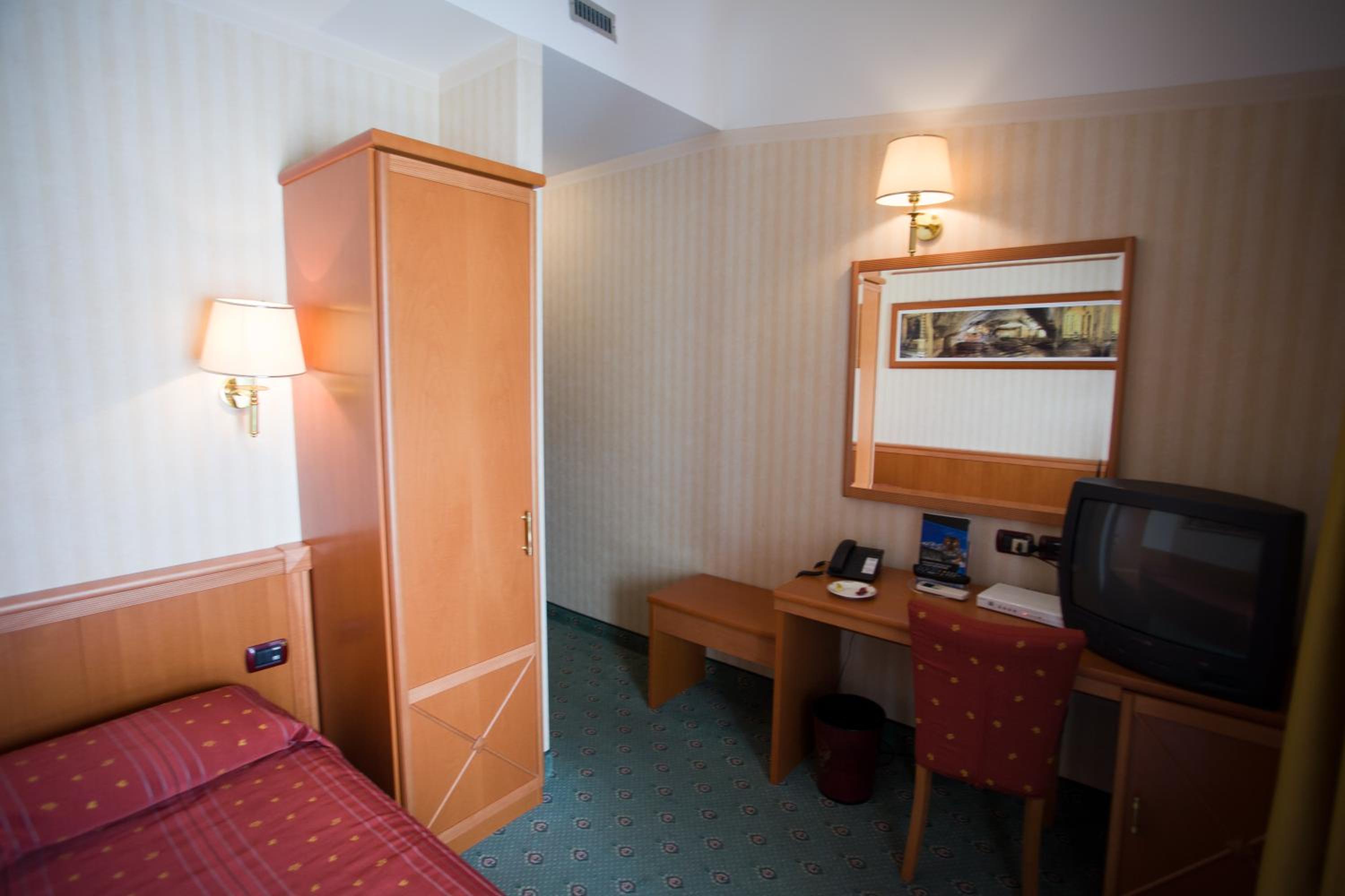 Standard Single Room photo 2