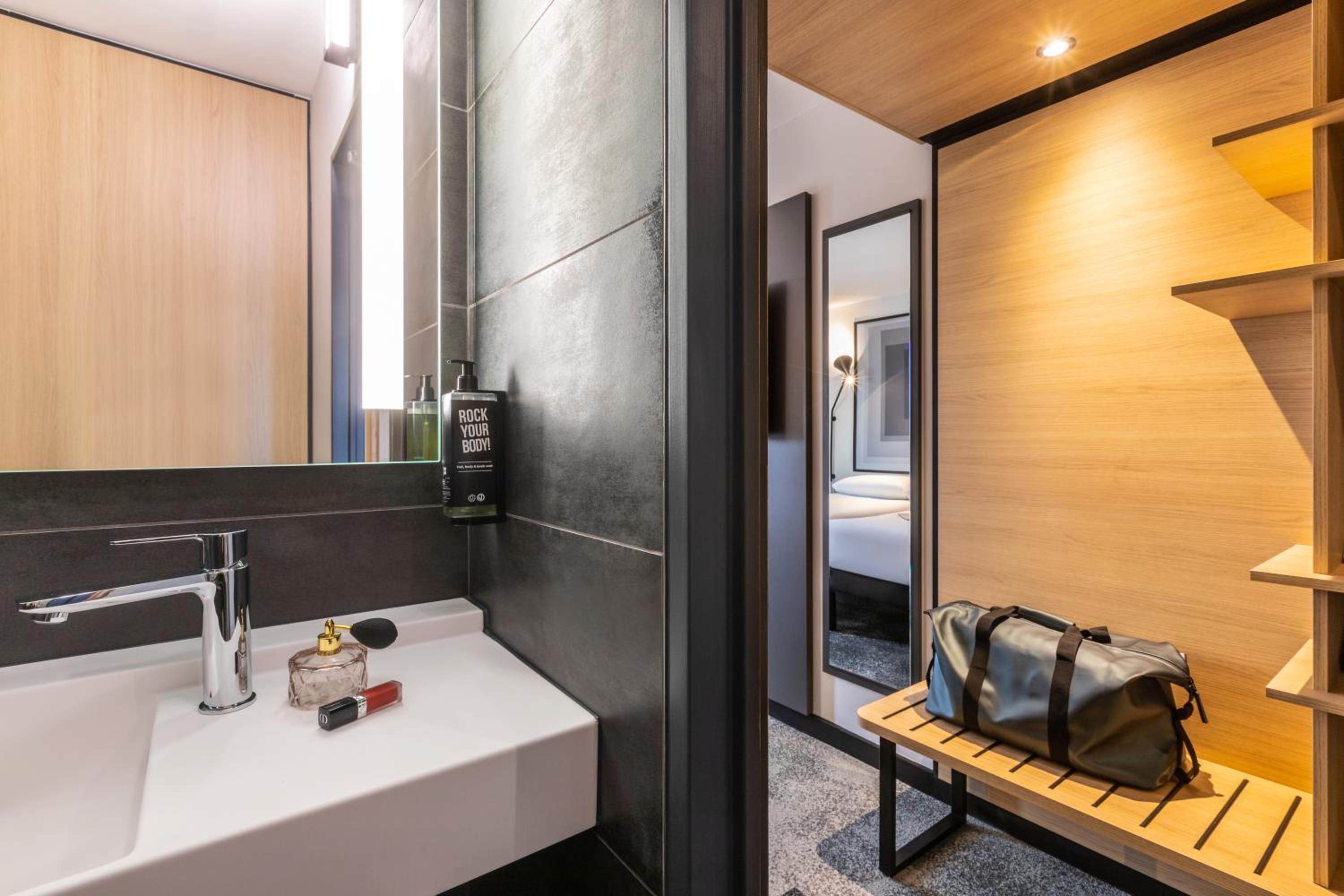 Standard Double Room - Photo 3