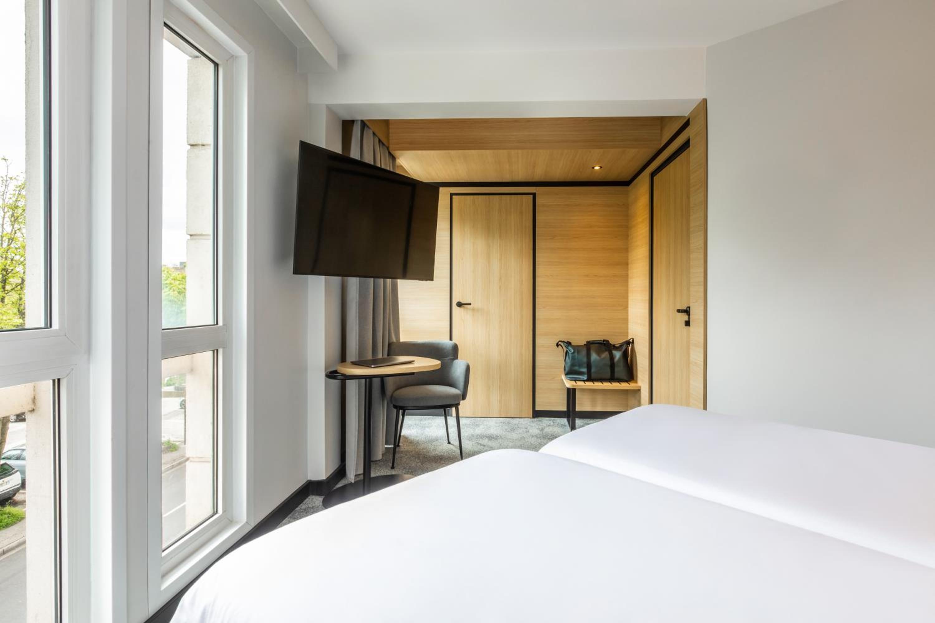 Standard Room With Three Single Beds photo 3