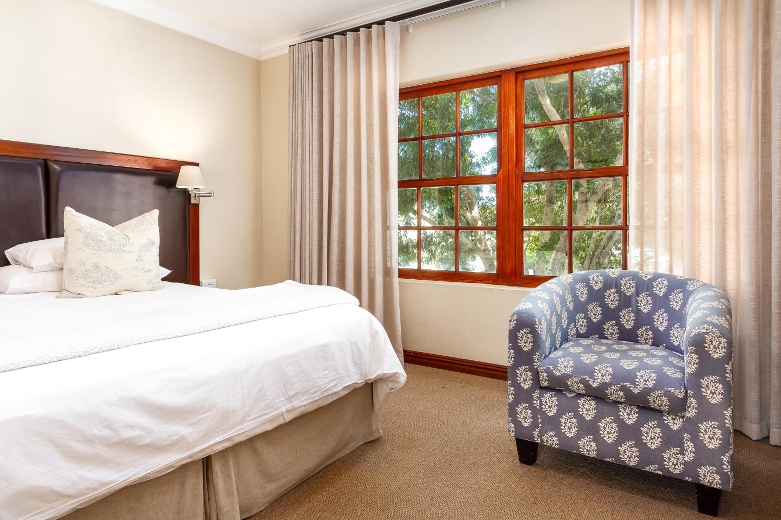 Double or Twin Room - Photo 9