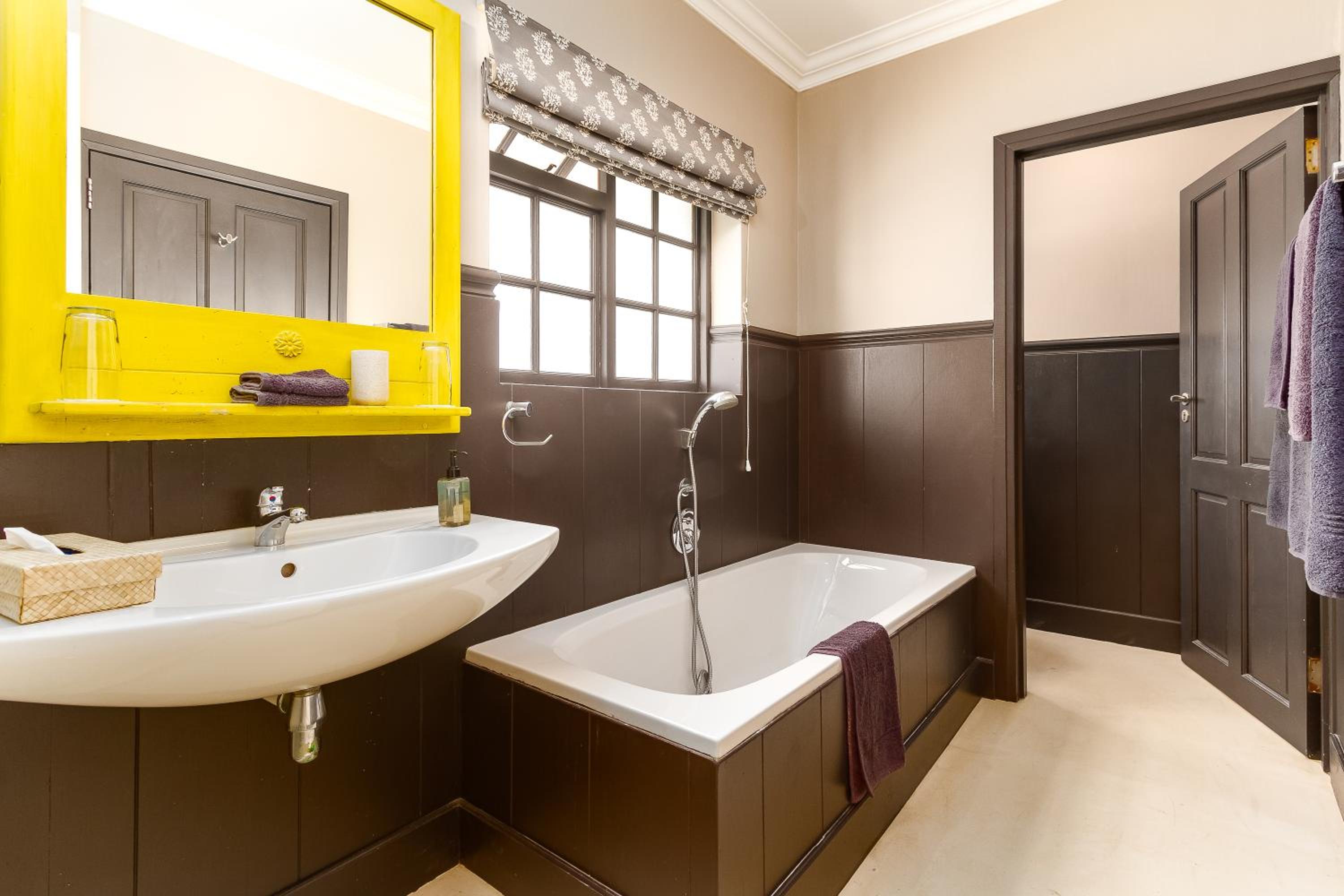 Double or Twin Room - Photo 11