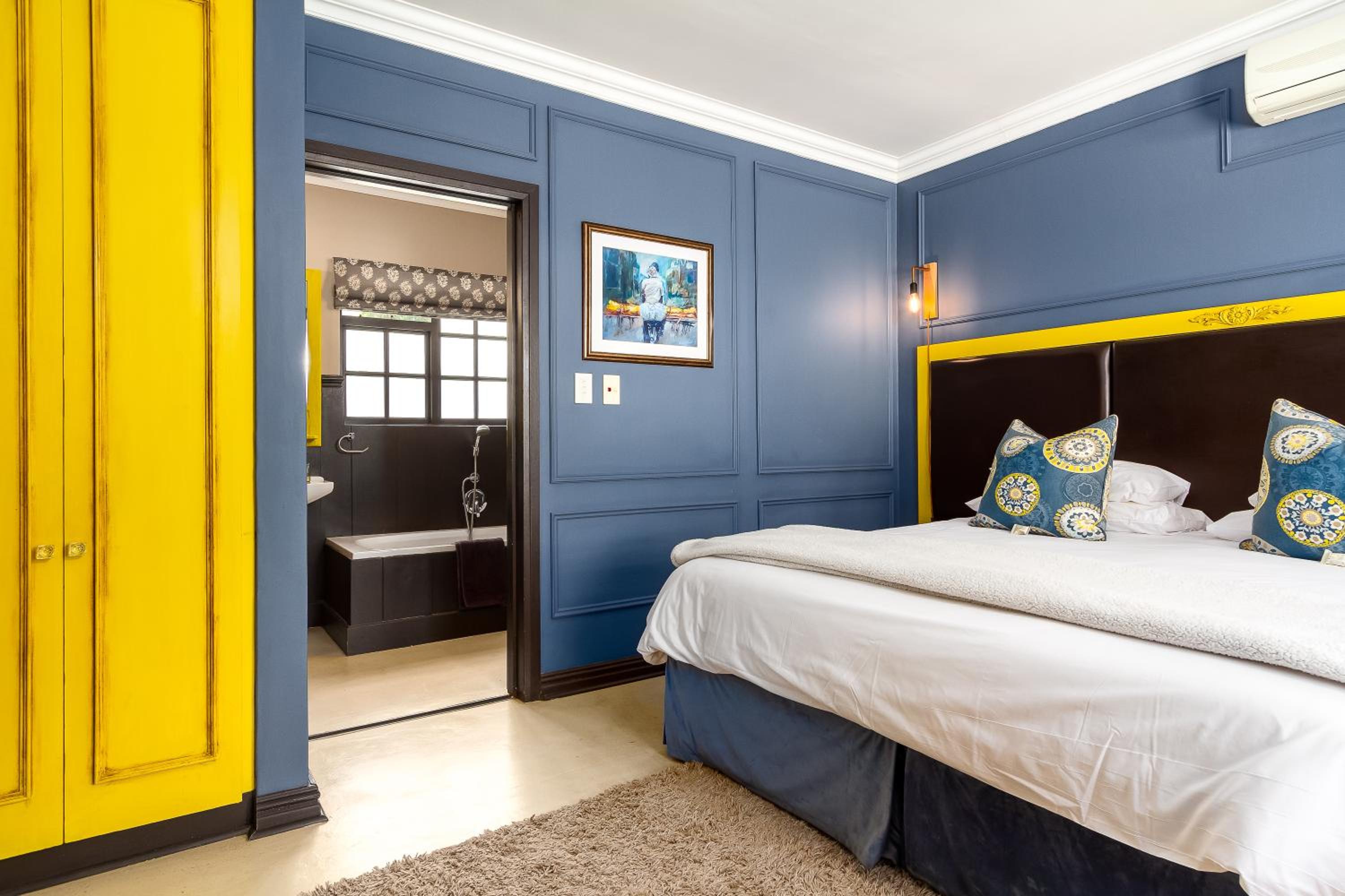 Double or Twin Room - Photo 7