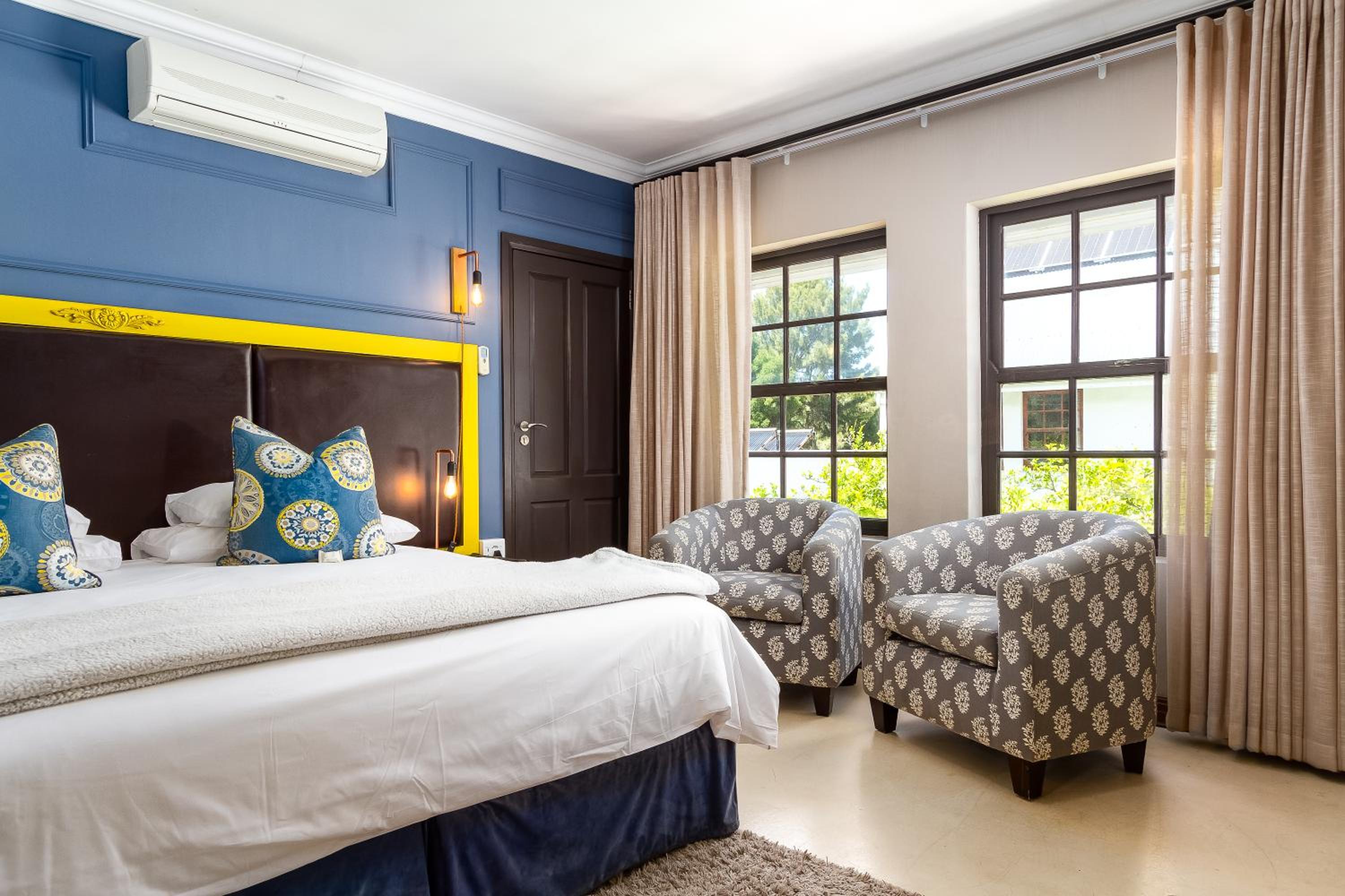 Double or Twin Room - Photo 13