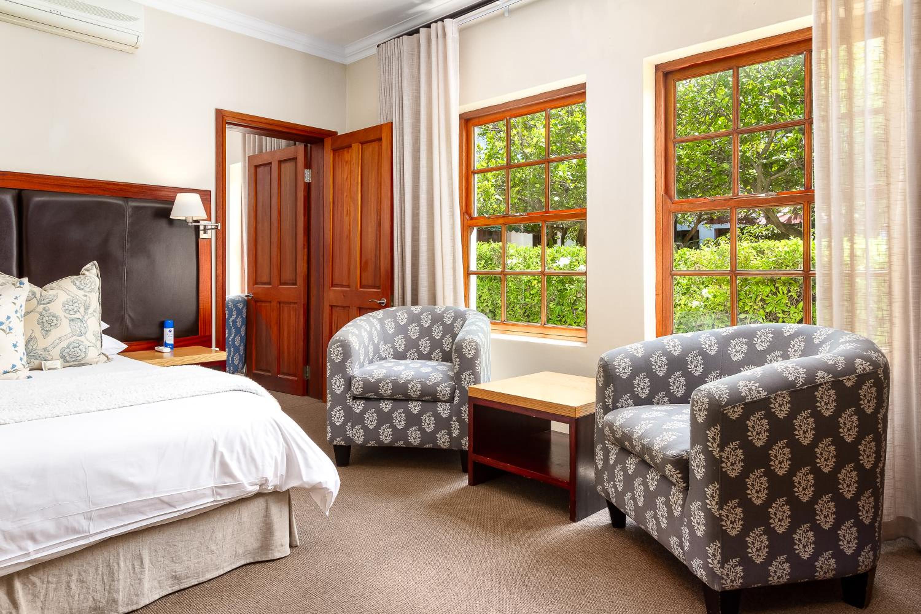 Double or Twin Room - Photo 4