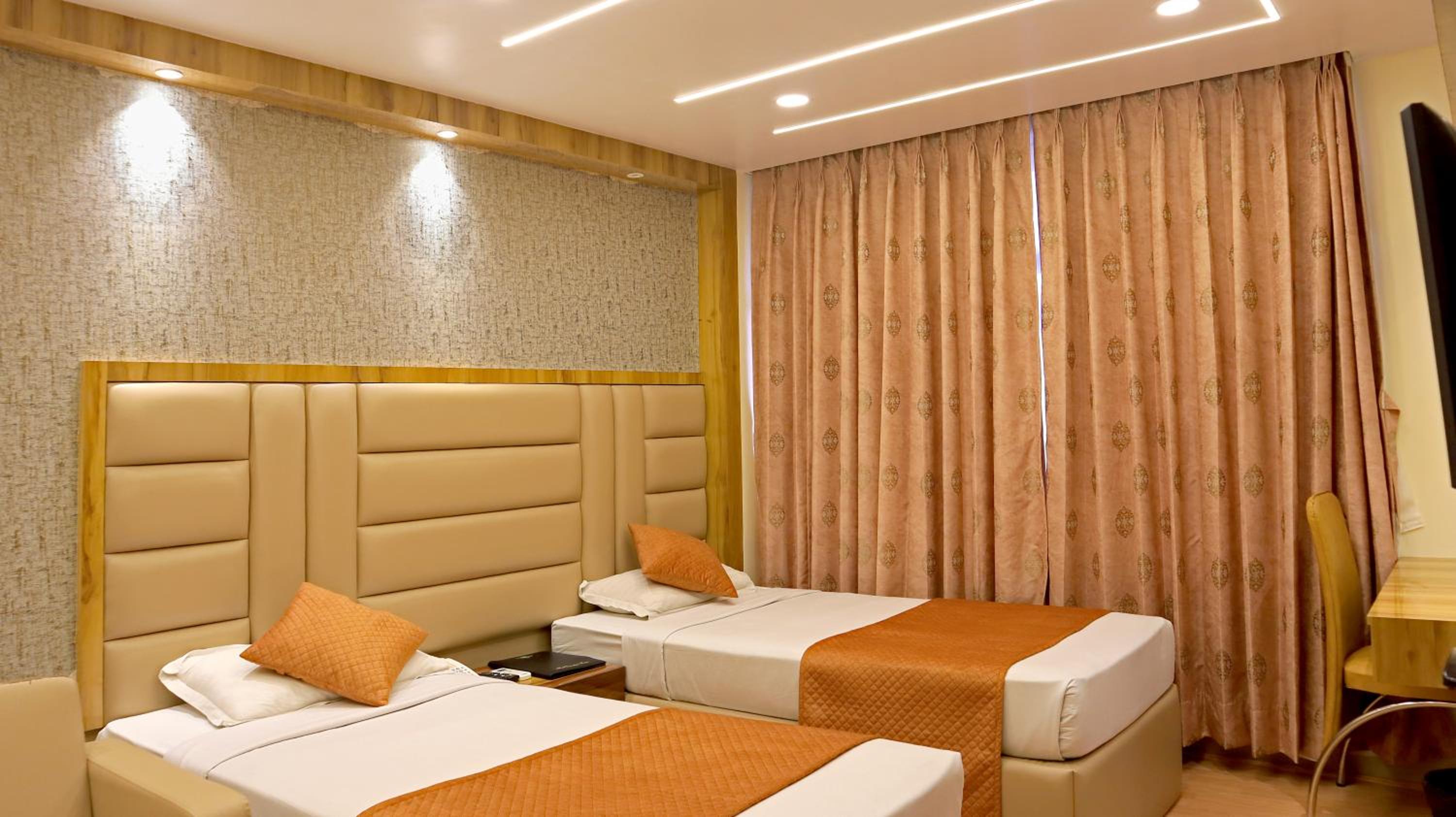 Superior Double or Twin Room - Photo 17