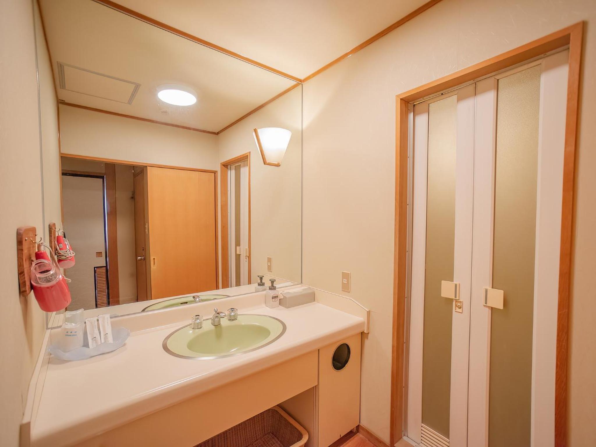 Japanese-Style Room (12 tatami) - Non-Smoking photo 2
