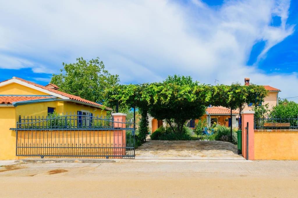 Three-Bedroom Villa photo 2