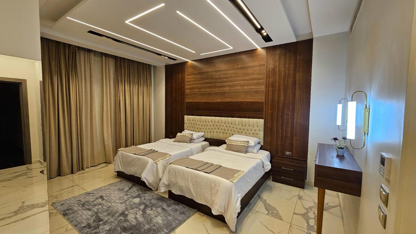 Superior King Suite