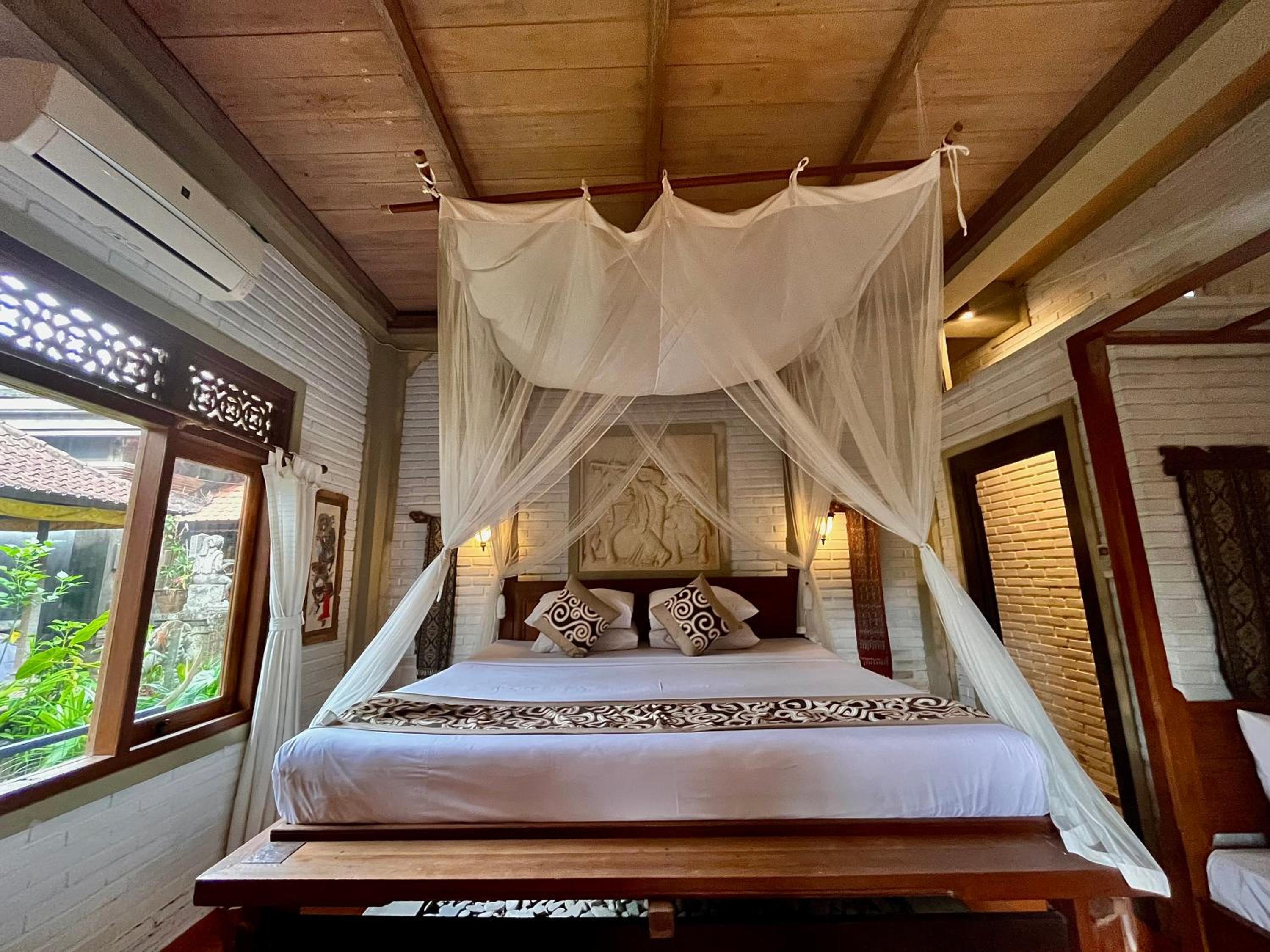 Deluxe King Room - Photo 18