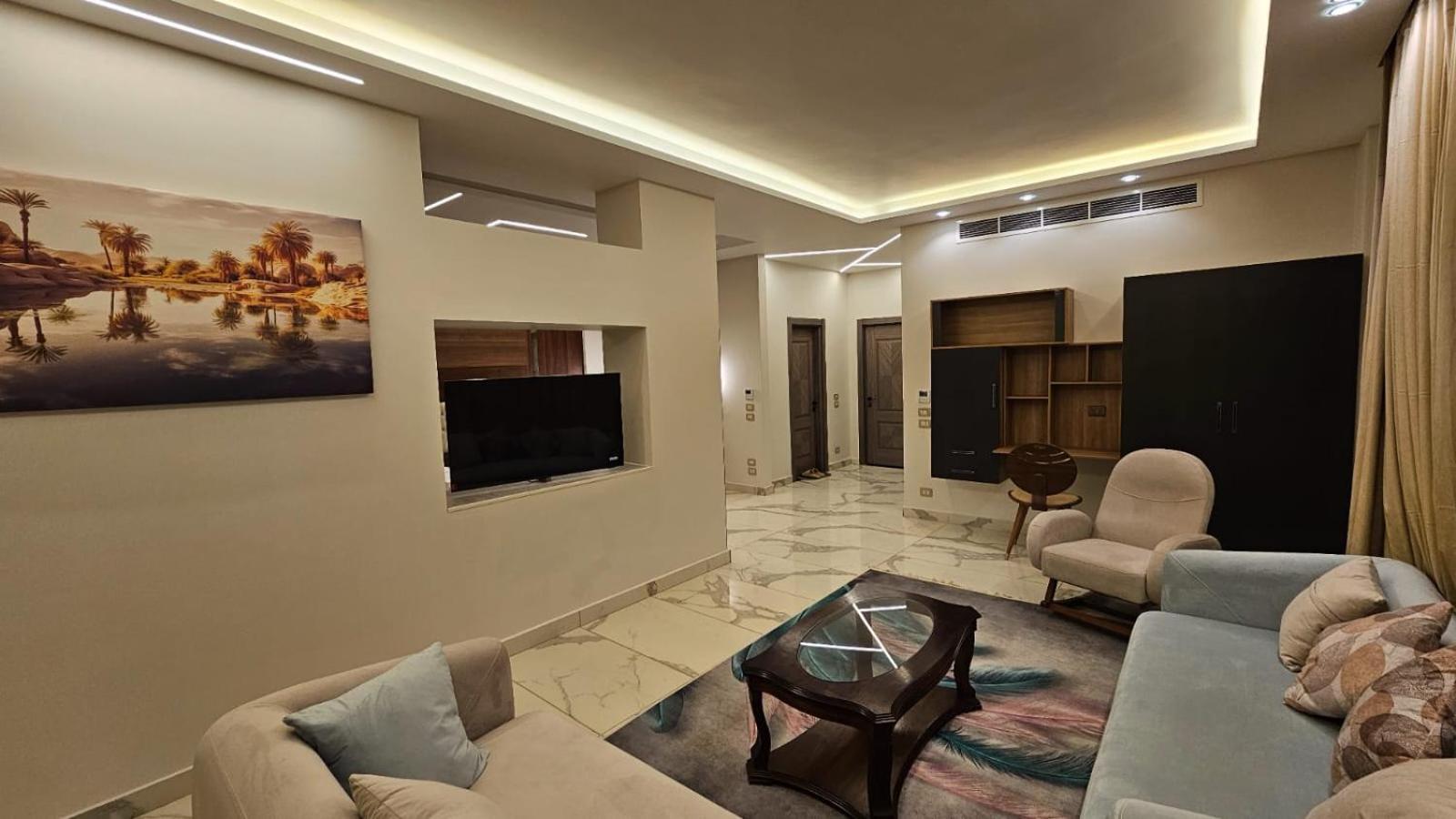 Superior King Suite photo 2