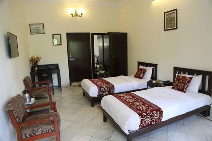 Deluxe King Room - Photo 4