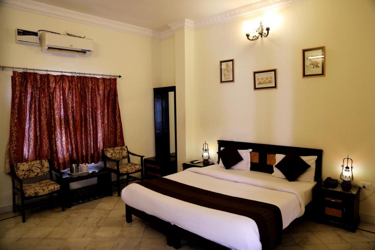 Deluxe King Room - Photo 2