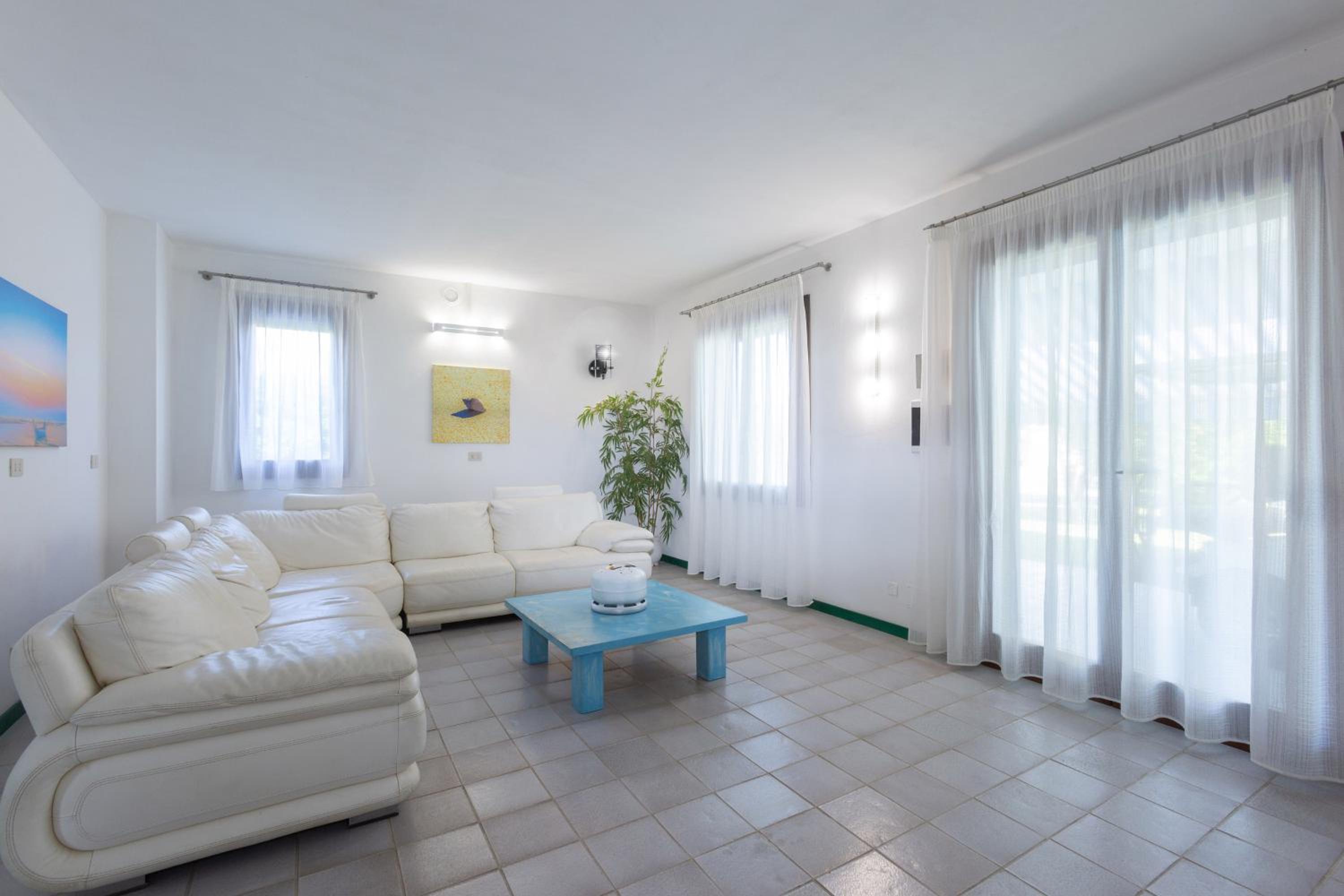 Four-Bedroom House photo 1