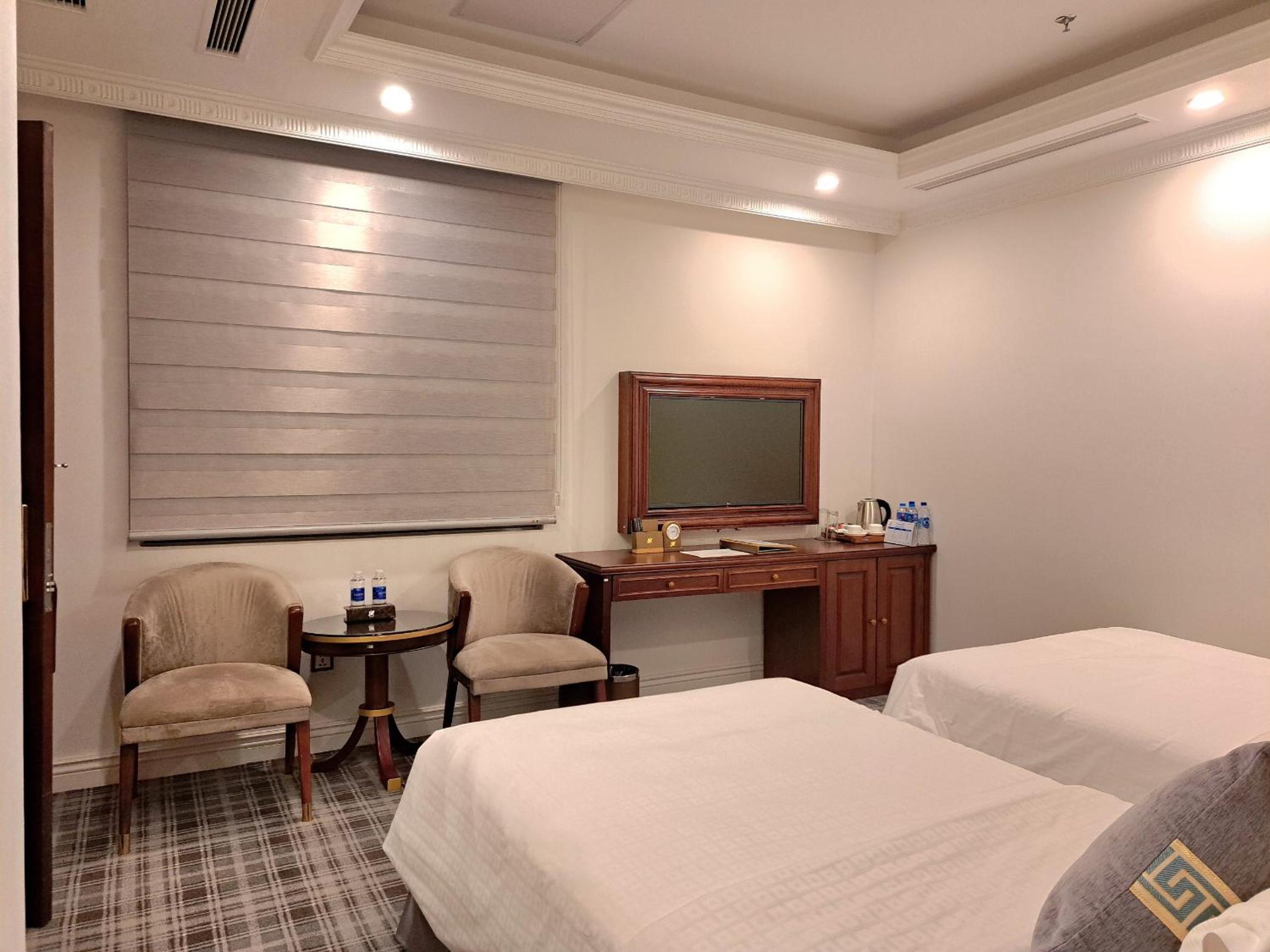 Standard Twin Room - Photo 2