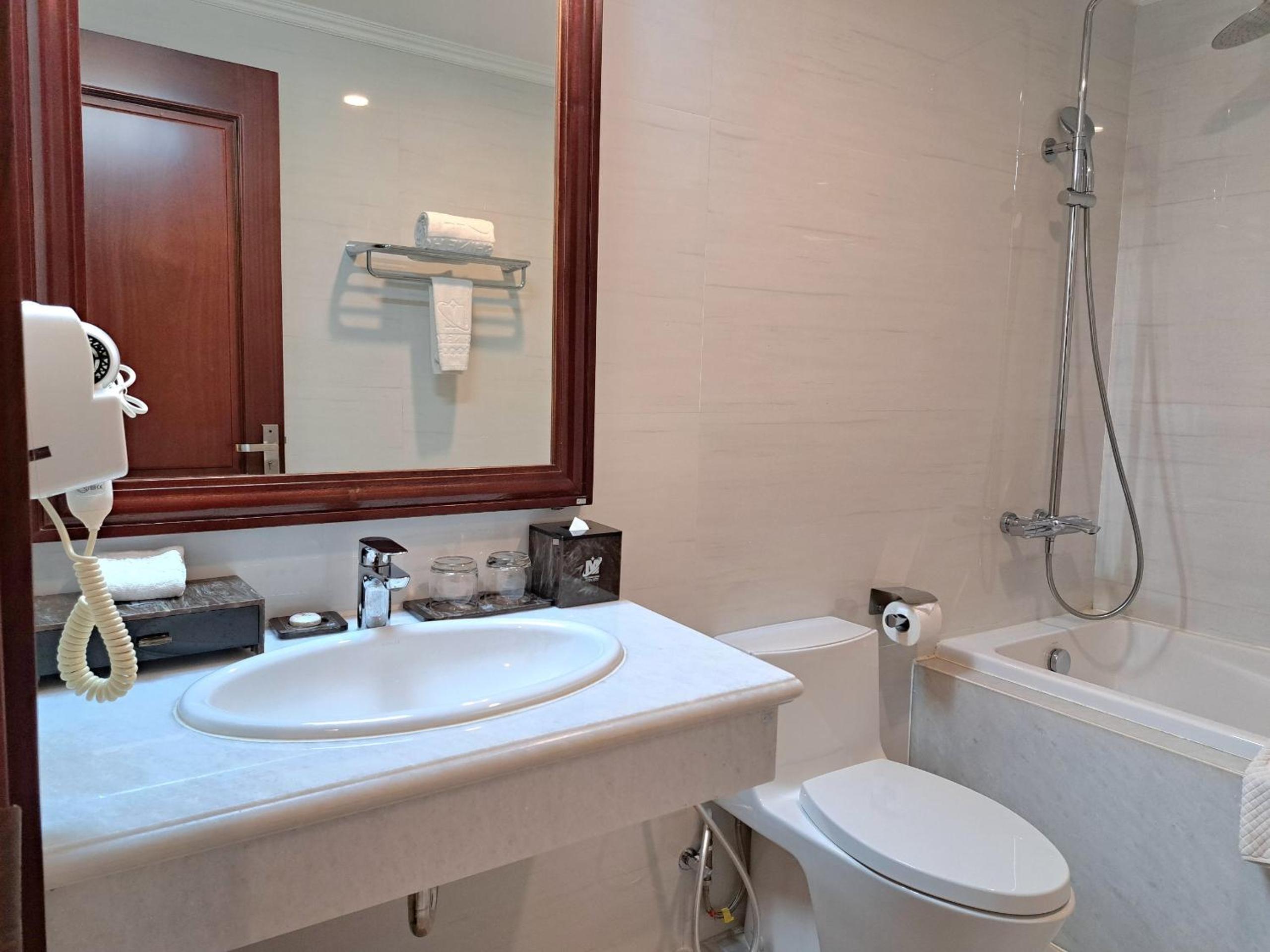 Standard Twin Room - Photo 3
