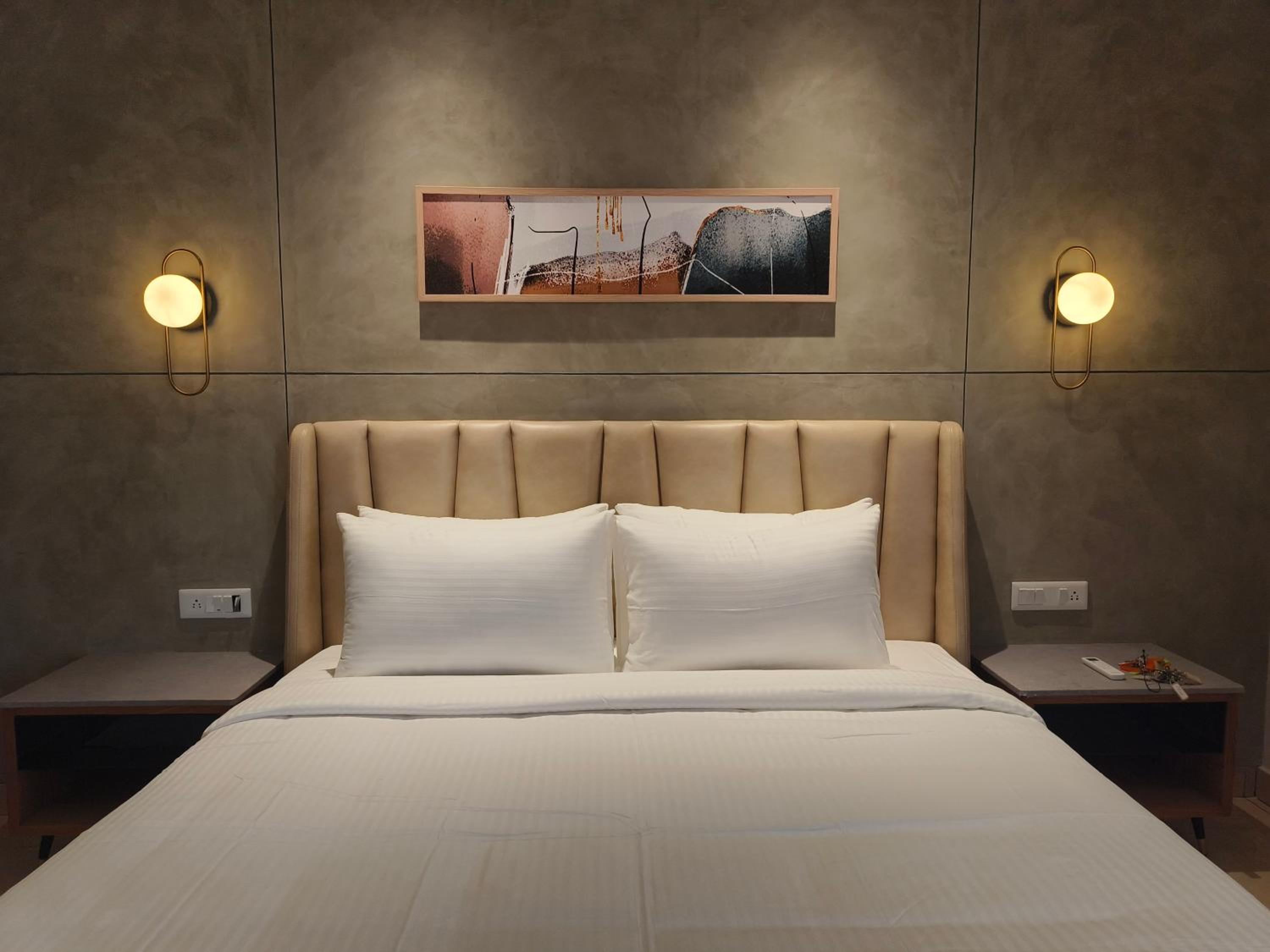 Deluxe Room - Photo 5