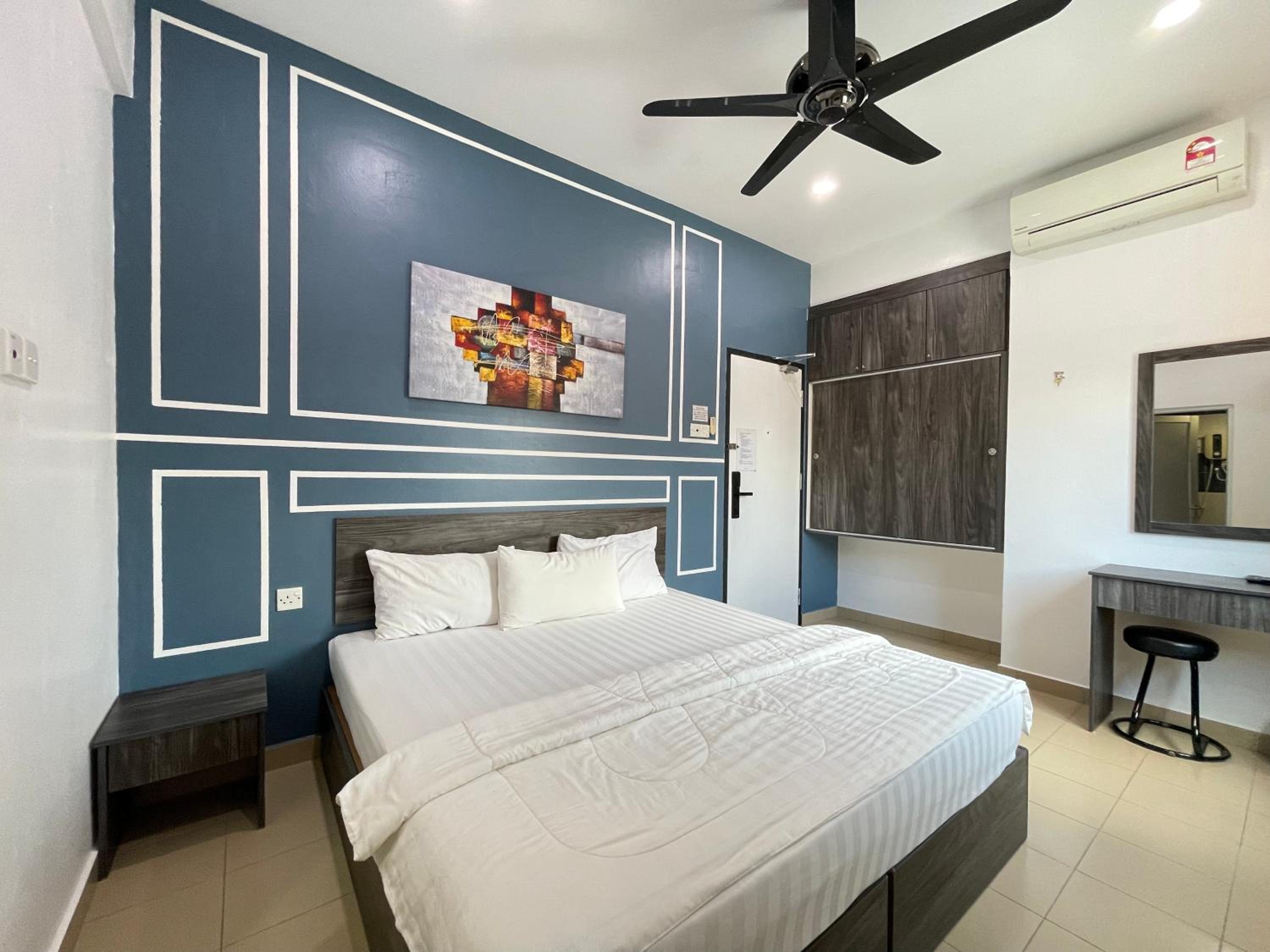 Deluxe King Room photo 3