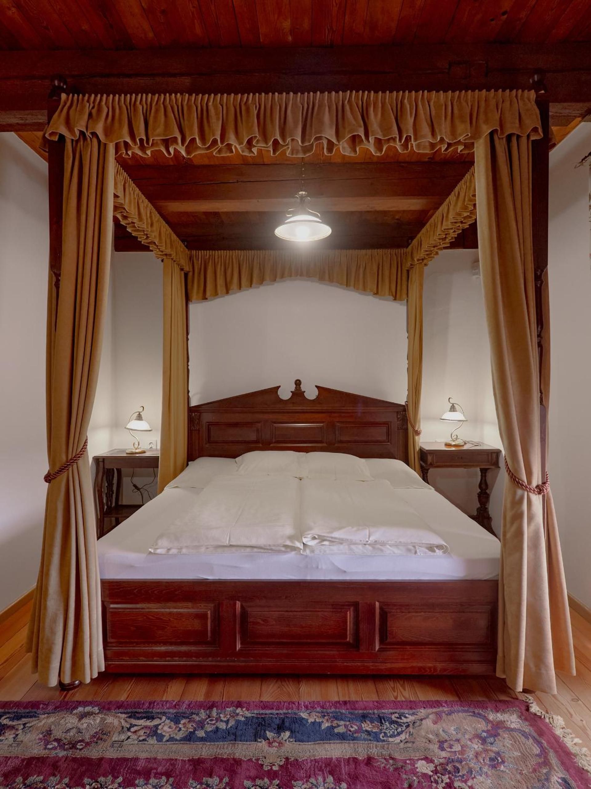 Standard Queen Room photo 3