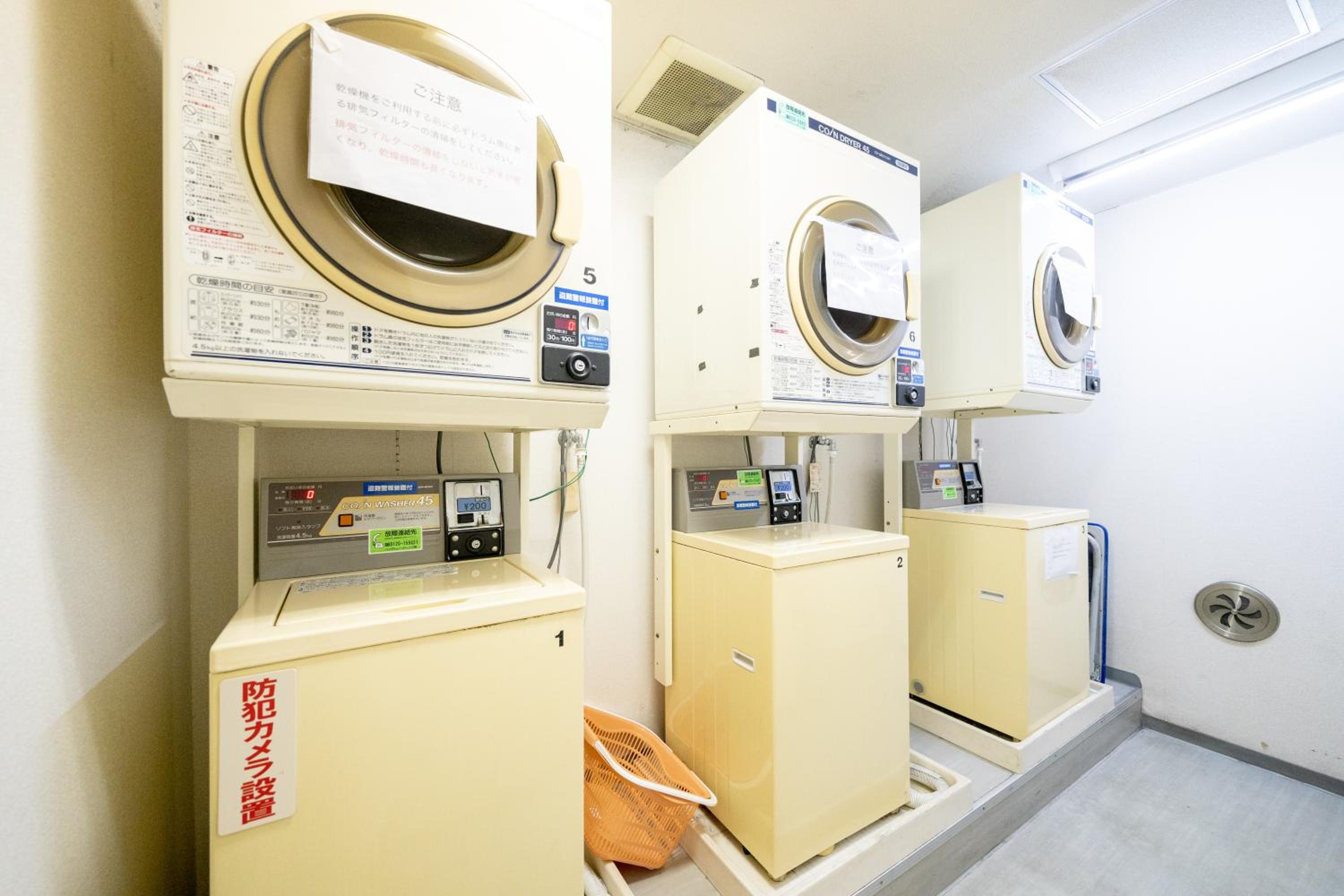 Quadruple Room with Private Bathroom photo 2