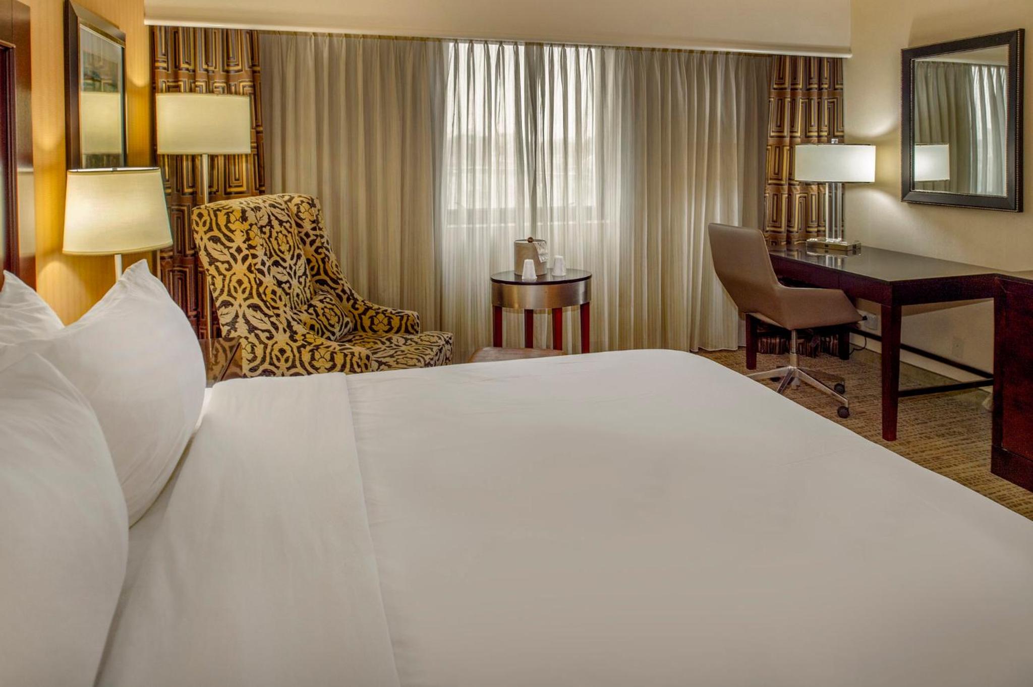 Standard King Room - Photo 3