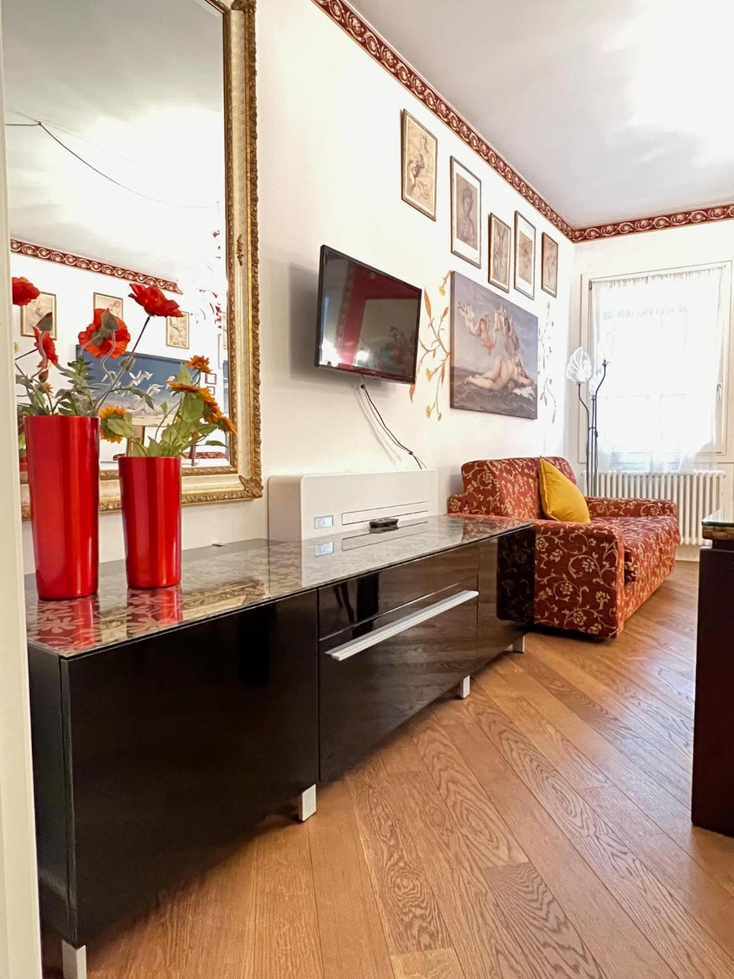 Apartment photo 1