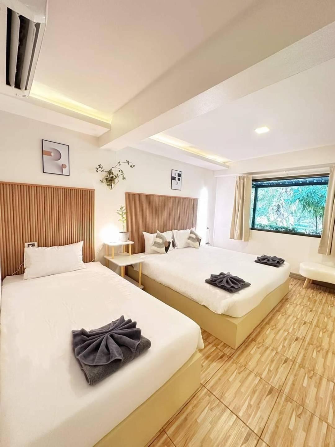 Deluxe Family Room - Photo 1