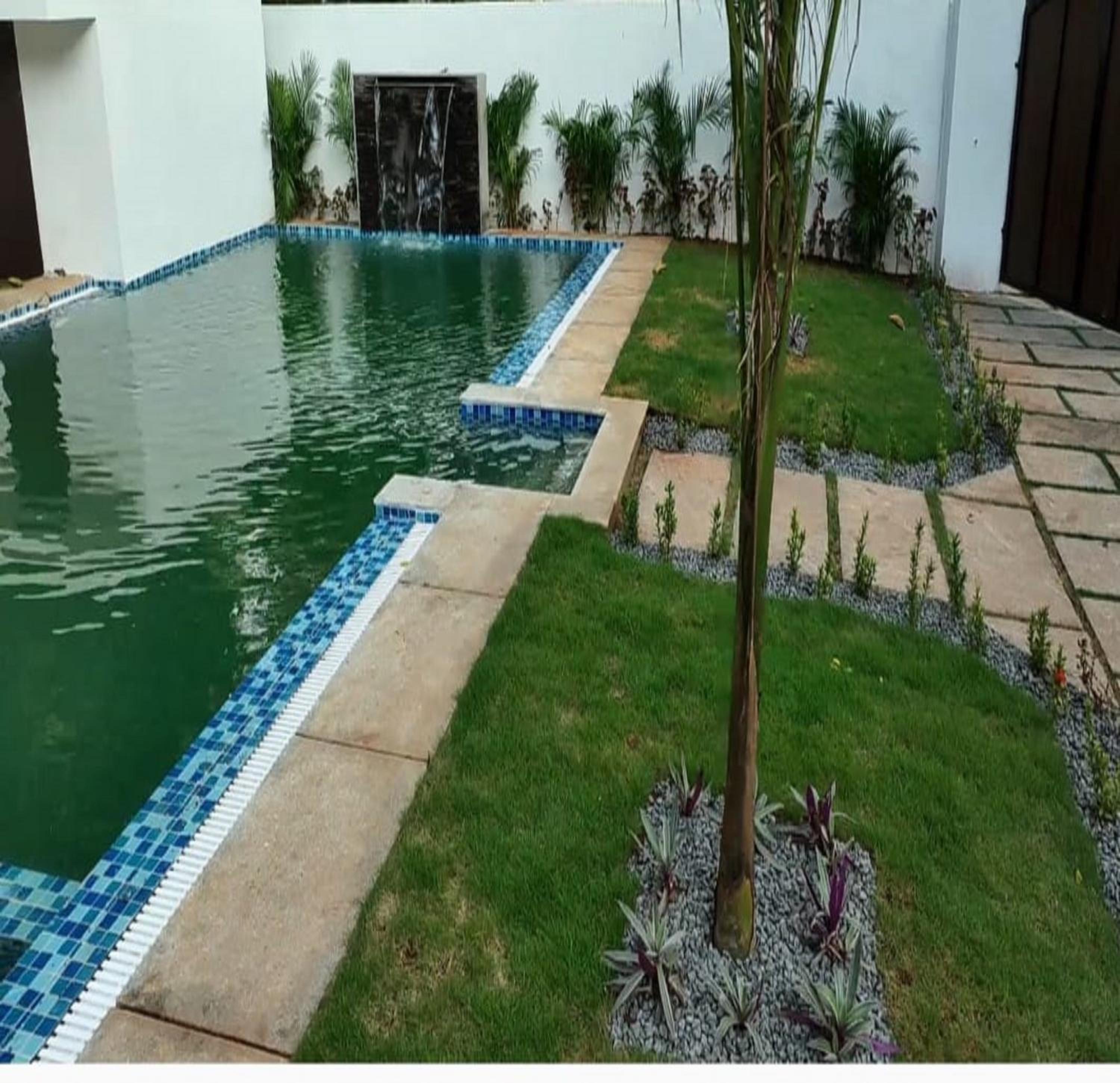 Double Room with Pool View - Photo 11