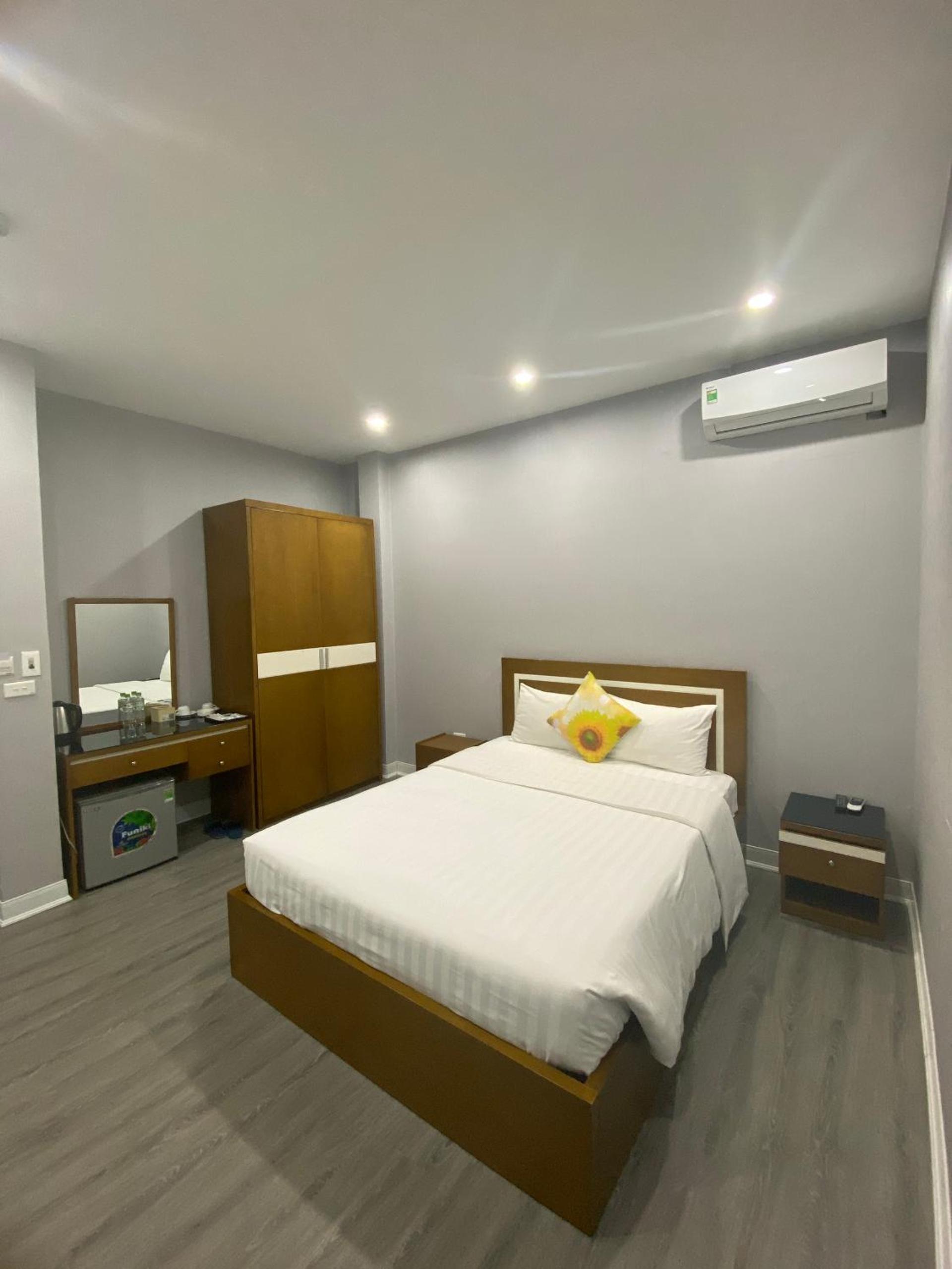 Standard King Room