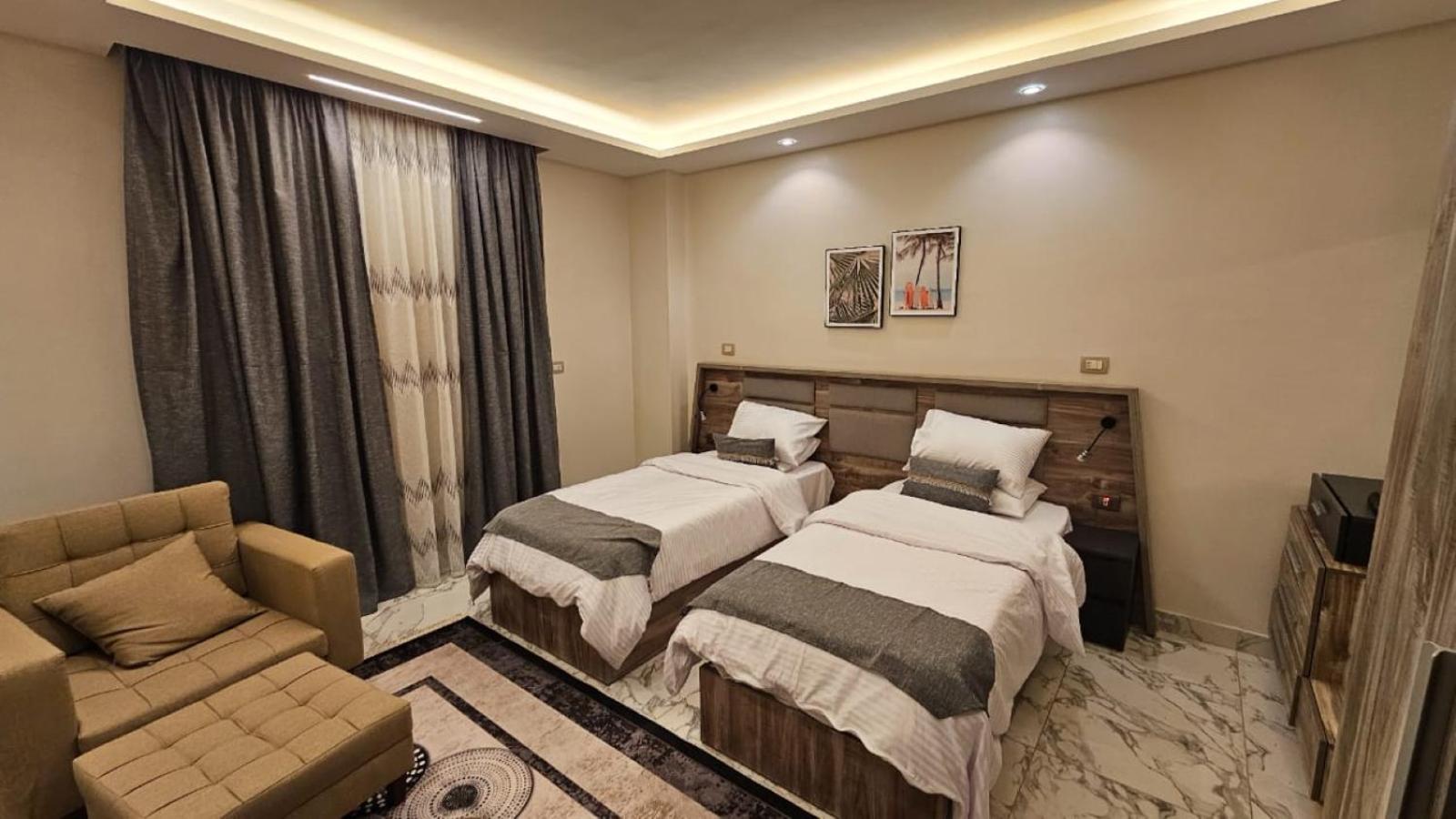 Deluxe King Suite