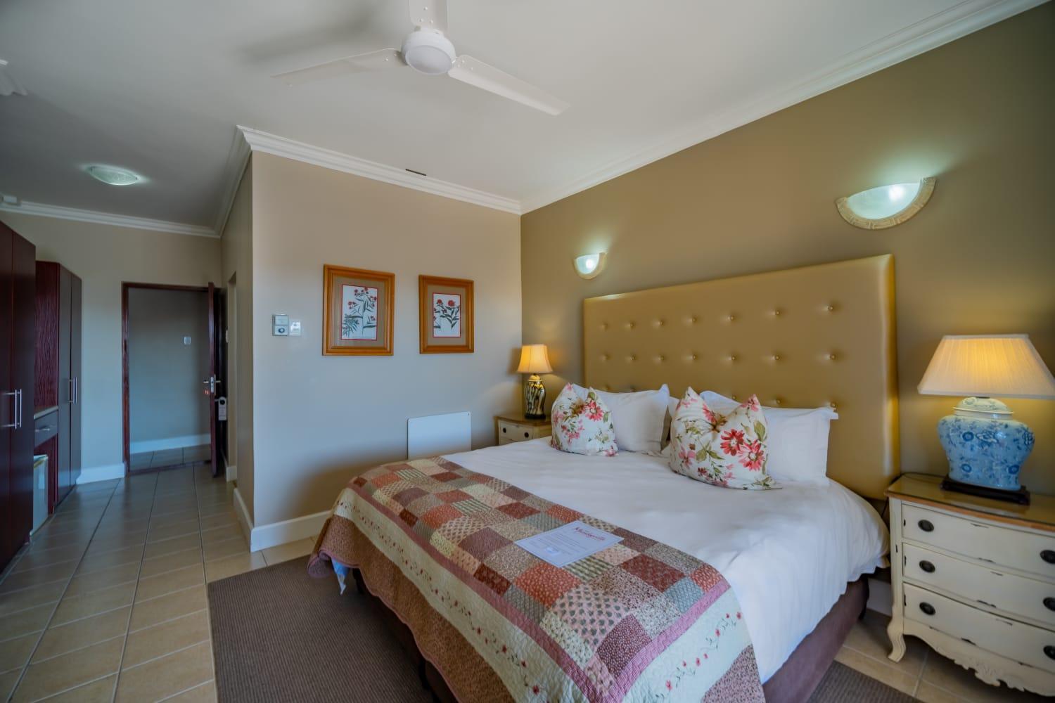Double or Twin Room with Balcony - Photo 12