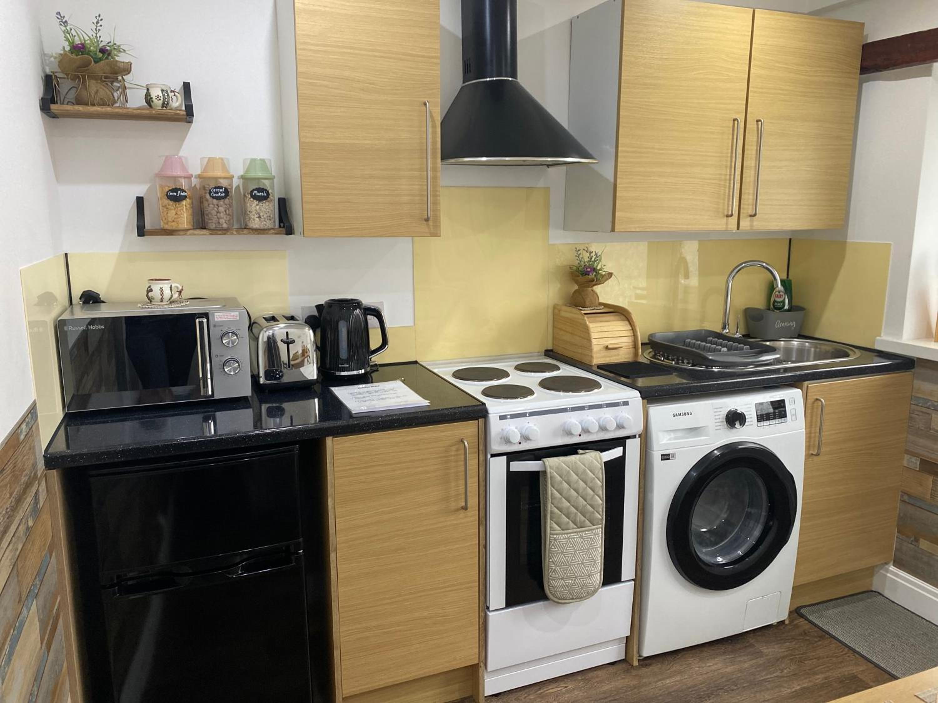 Deluxe Double Room (2 Adults + 1 Child) photo 3