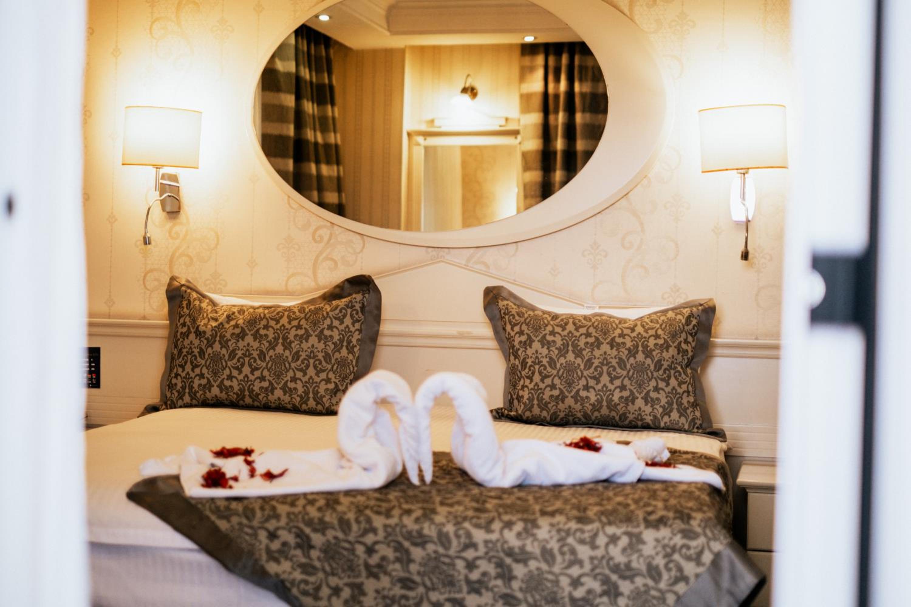 Standard Double or Twin Room photo 3