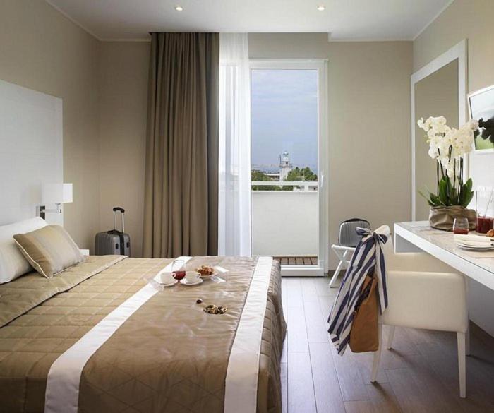 Deluxe Double or Twin Room with Sea View - Photo 7